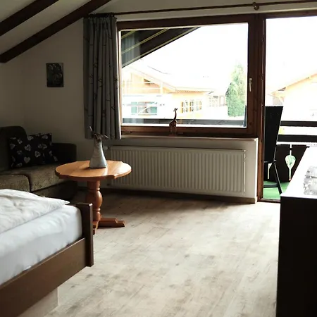 Apartment Haus Baum - *